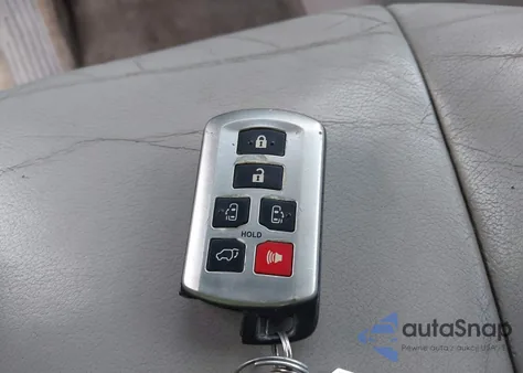 2011 Toyota Sienna Limited V6 из США, поврежденный, VIN 5TDYK3DC2BS120482